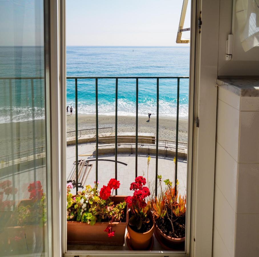 Giaella Sea View Apartment Монтероссо-аль-Маре Экстерьер фото